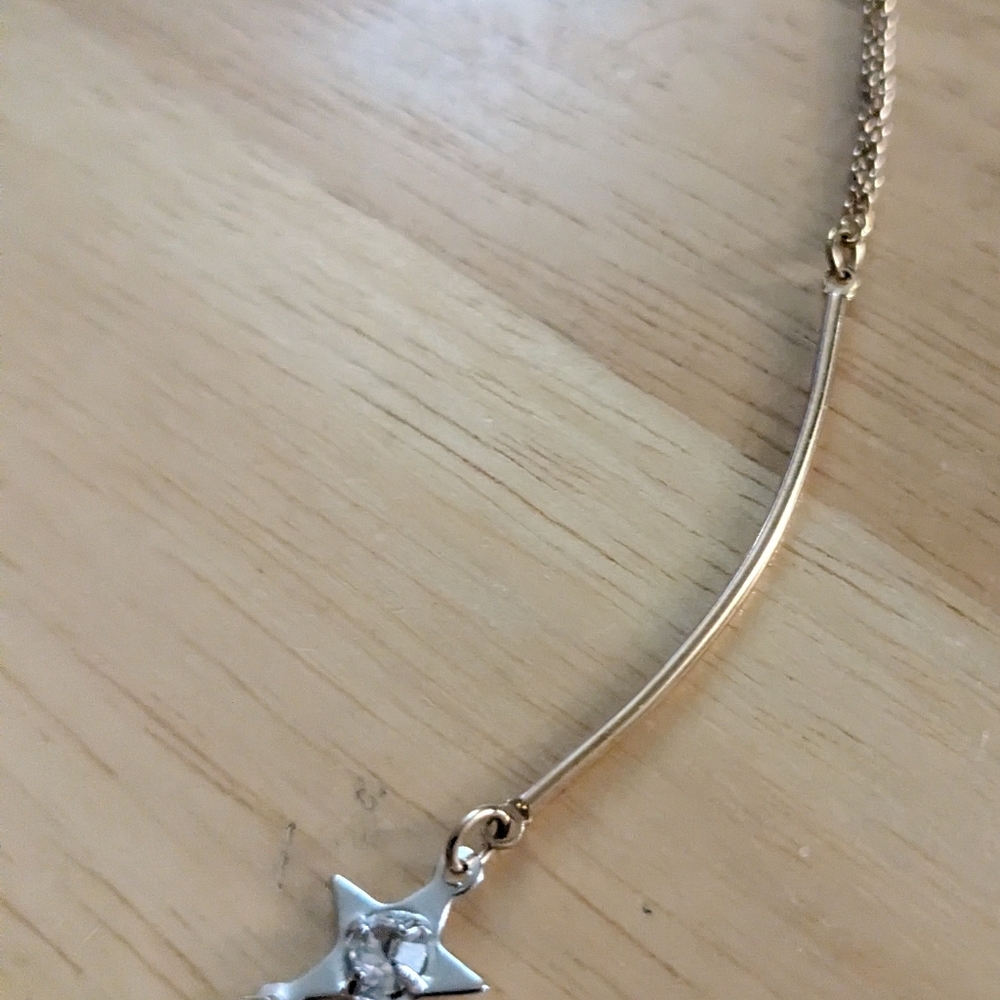 Stunning Gold and Silver Star Necklace - Picture 4 of 5